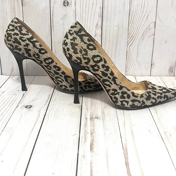 Manolo Blahnik Beige & Brown Cheetah Print Pointed Toe Pumps Size 37.5 - Picture 8 of 13